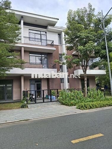 Bán gấp biệt thự 90m2 _ Cách Hóc Môn và UBND, đường, trường, trạm 3km