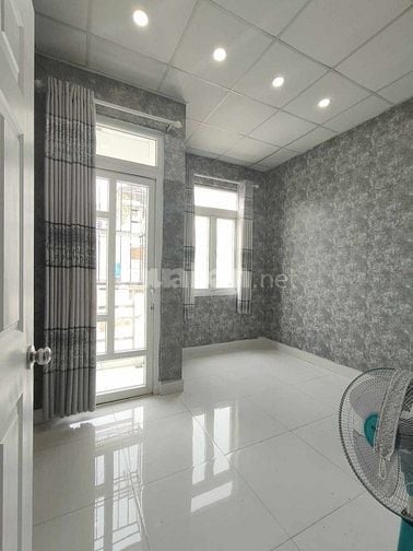 Bán nhà Tân Hương, 20m ra hẻm xe tải, 37m2, 3 tầng, Nhỉnh 3 tỷ TL