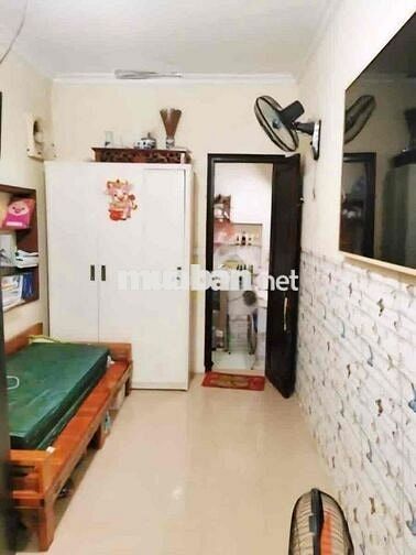 Bán nhà tập thể phố Lý Thường Kiệt nhà đẹp ở ngay 30m tầng 2 giá 4 tỷ