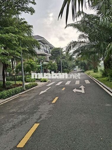 Bán gấp biệt thự 90m2 _ Cách Hóc Môn và UBND, đường, trường, trạm 3km