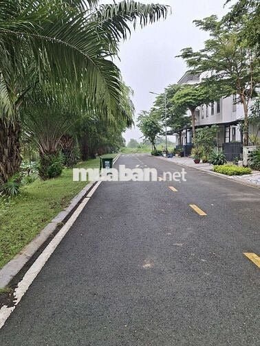Bán gấp biệt thự 90m2 _ Cách Hóc Môn và UBND, đường, trường, trạm 3km