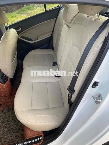 Kia Cerato 2016 2.0 AT - 86 km