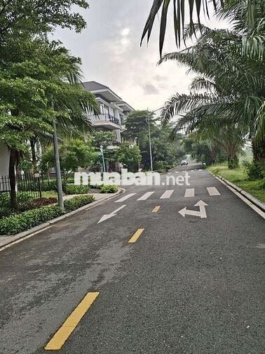 Bán gấp biệt thự 90m2 _ Cách Hóc Môn và UBND, đường, trường, trạm 3km