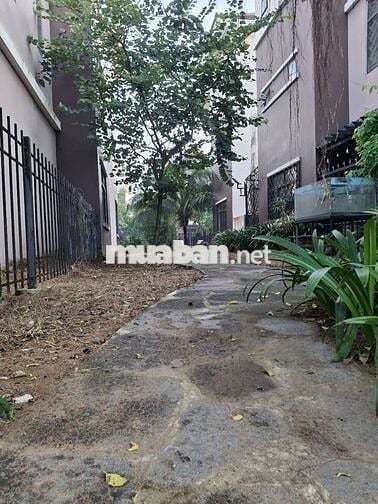 Bán gấp biệt thự 90m2 _ Cách Hóc Môn và UBND, đường, trường, trạm 3km