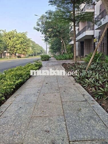 Bán gấp biệt thự 90m2 _ Cách Hóc Môn và UBND, đường, trường, trạm 3km