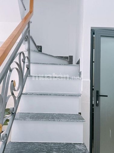 Nhà Bình Tân 2,48 tỷ 2 lầu sân thượng 4PN hẻm 7m sổ hồng chính chủ 