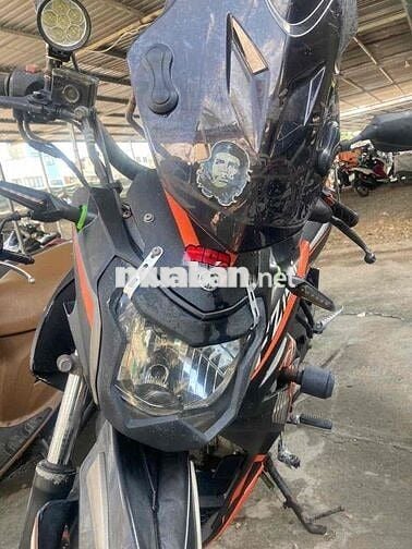 Dư cần bán Fz150i lốc trắng