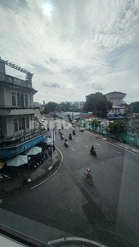 CHO THUÊ 4 SÀN TÒA NHÀ VP GÓC 2MT ĐƯỜNG TRẦN HƯNG ĐẠO Q5 MỖI SÀN 120M 