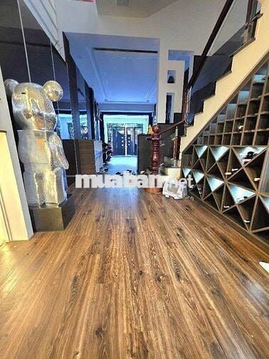 Bán Nhà cạnh công viên khu Tên lửa Dt 4x20. 4 Tấm giá 10,5 Tỷ