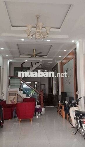 Bán nhà 2 lầu 4PN phú hồng thịnh 8 3ty9 bình chuẩn Thuận An TP HCM