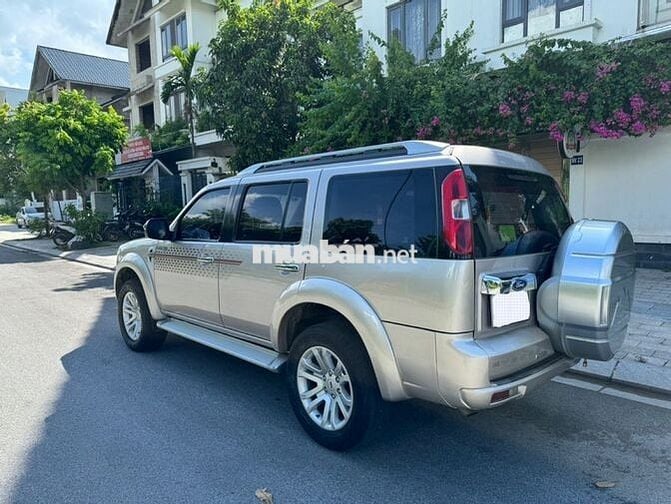 Ford Everest 2014 Limited 4x2 - siêu mới