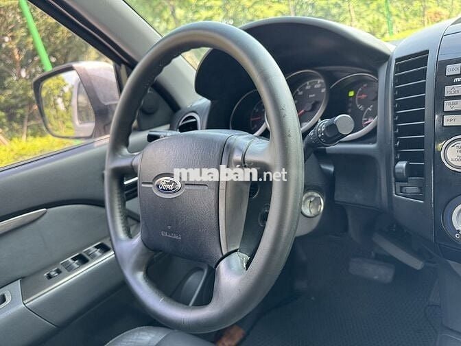 Ford Everest 2014 Limited 4x2 - siêu mới