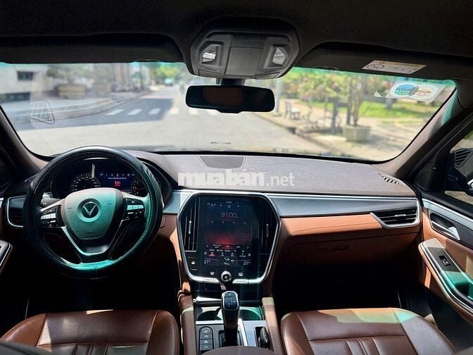 VinFast Lux SA Premium 2021 - Màu đen - 5v5km