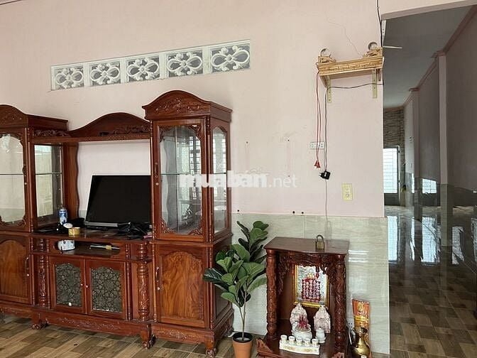 Cho thuê nhà hẻm xe hơi để trong sân,gần chợ, trường đại học luật…