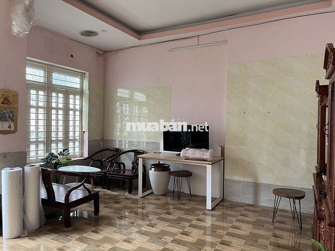 Cho thuê nhà hẻm xe hơi để trong sân,gần chợ, trường đại học luật…