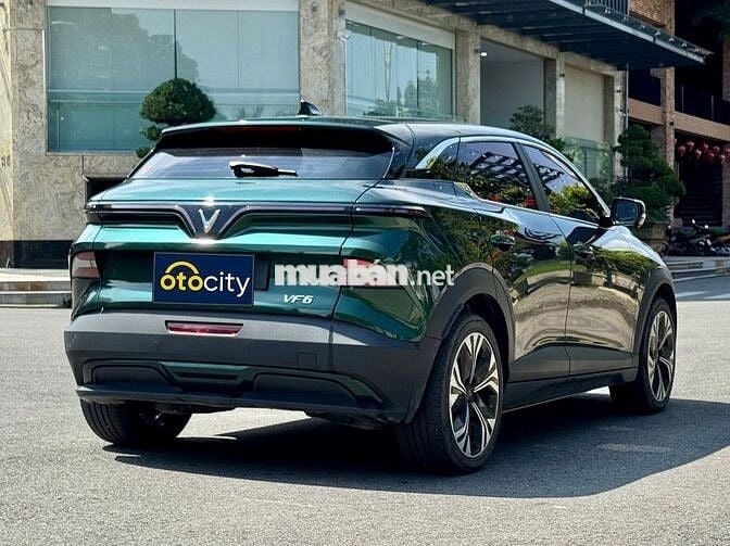 VinFast VF6 Plus 2025 - Màu xanh - 1v2km - Mua pin