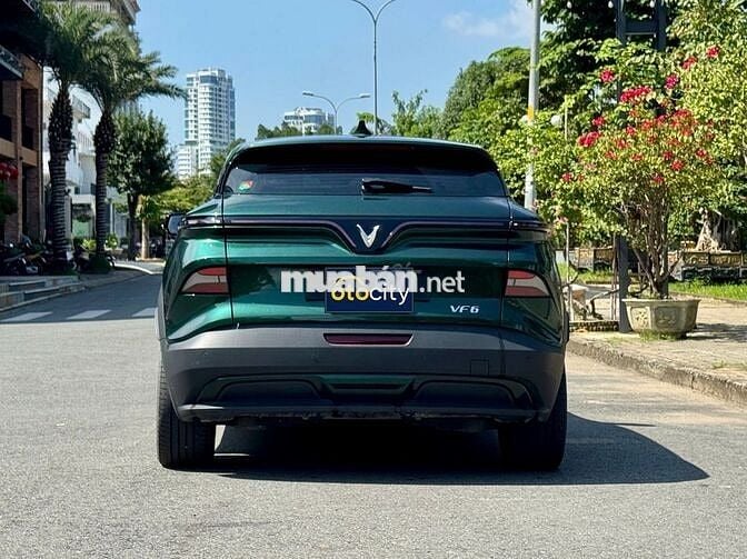 VinFast VF6 Plus 2025 - Màu xanh - 1v2km - Mua pin