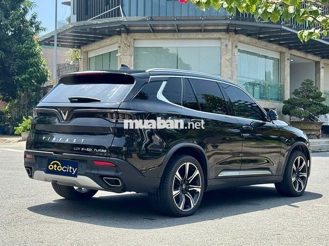 VinFast Lux SA Premium 2021 - Màu đen - 5v5km