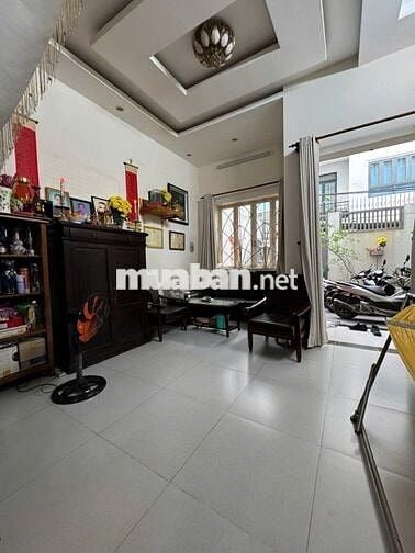 Gấp bán, nhà 72m2, 3 tầng 4PN, Hoàng Hoa Thám Phú Nhuận, xe hơi nhỏ