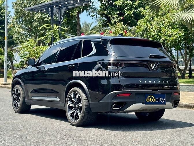 VinFast Lux SA Premium 2021 - Màu đen - 5v5km