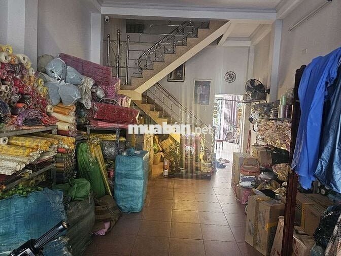 Chính chủ nhà mặt tiền đường núi thành