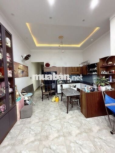 BÁN NHÀ PHẠM NGŨ LÃO–GIÁ CHỈ 2 TỶ 6 KHU VỰC AN NINH TỐT,NHIỀU TIỆN ÍCH