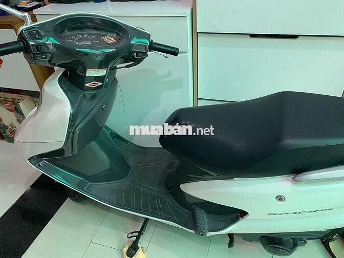 Xe spacy màu trắng
