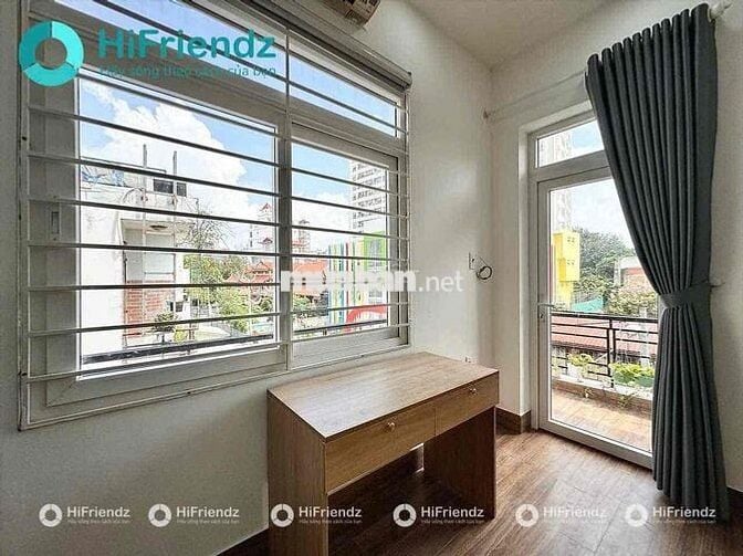 CHO THUÊ CĂN HỘ DỊCH VỤ CÓ BAN CÔNG RỘNG GIÁ RẺ NGAY BÌNH THẠNH