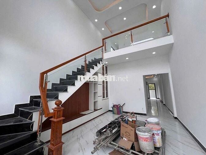 Chính cần xoay tiền gấp bán nhà mới xây