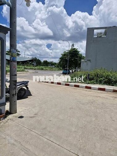 Cần bán lô sát bên KDC Sài Gòn Priver Part,TT Cần Giuộc.Đường 6m.SHR