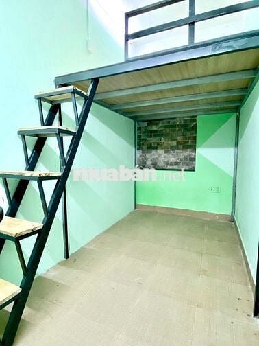 Phòng gác sạch sẽ, LẦU TRỆT, cửa sổ, Ngay Công Viên Gia Định 800M