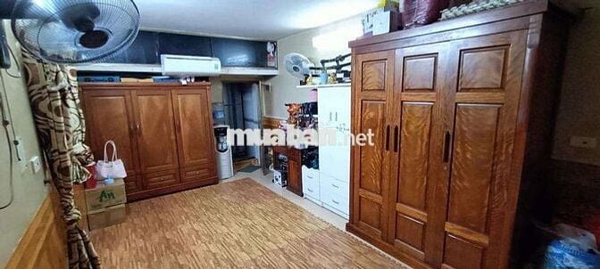 Bán nhà TT 8/3! Tầng 1, 80m nhà đẹp 2 thoáng oto đỗ, kinh doanh ở ngay