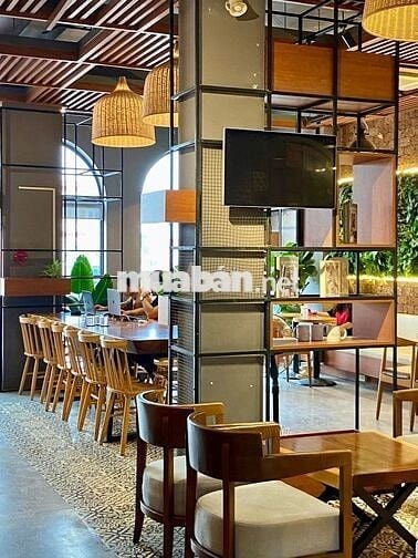 Bán nhà vip hồ Trúc Giang Bến Tre ngang 9m, 5 tầng + 1 hầm