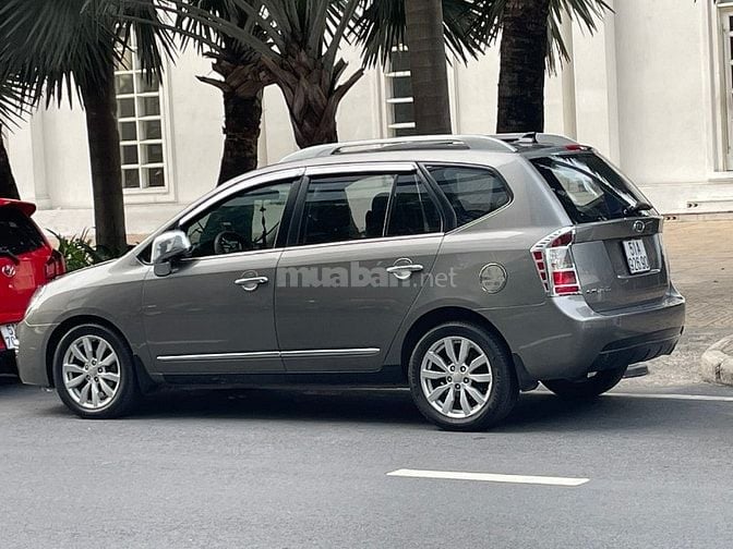 Chính chủ Cần bán xe KIA CAREN năm 2011 số sàn máy 2.0, xe gia đình 