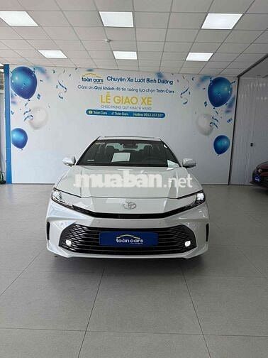 Toyota Camry 2025 2.5HV đi đúng 2000 km