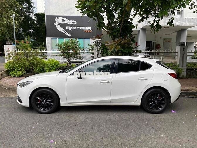 Mazda 3 2016 1.5 AT Hatchback màu trắng