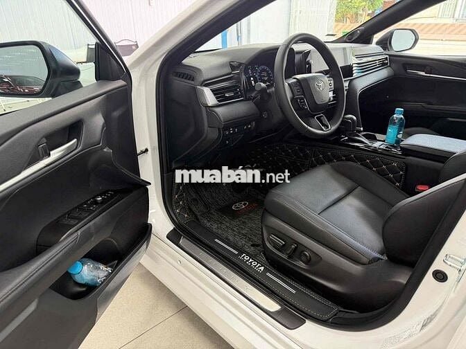 Toyota Camry 2025 2.5HV đi đúng 2000 km