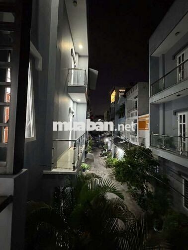 Tôi chính chủ cần bán gấp căn nhà ngay chợ bình chánh  4*15/60 m2,SHR,