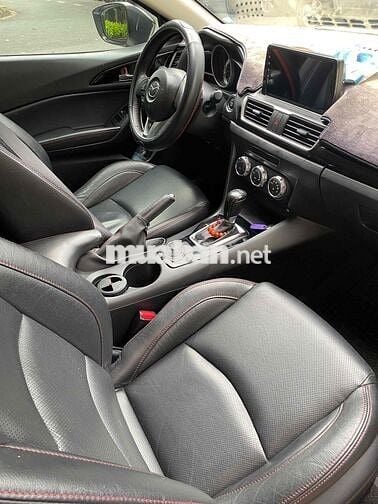 Mazda 3 2016 1.5 AT Hatchback màu trắng