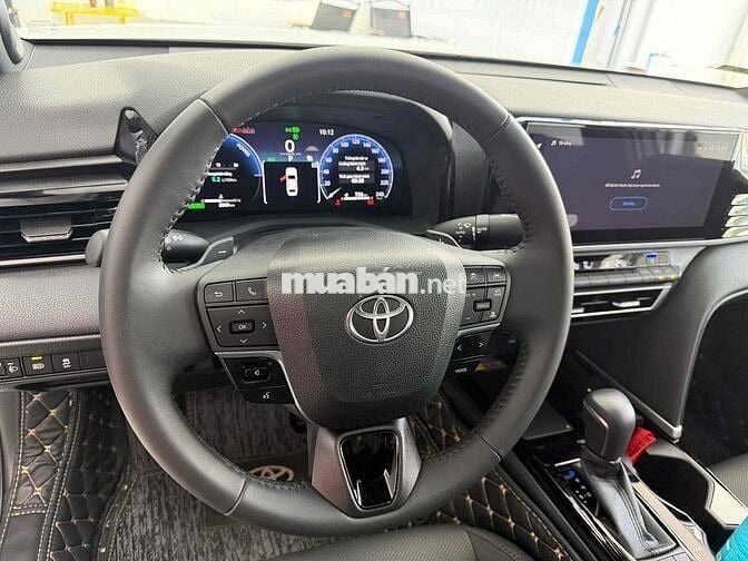 Toyota Camry 2025 2.5HV đi đúng 2000 km