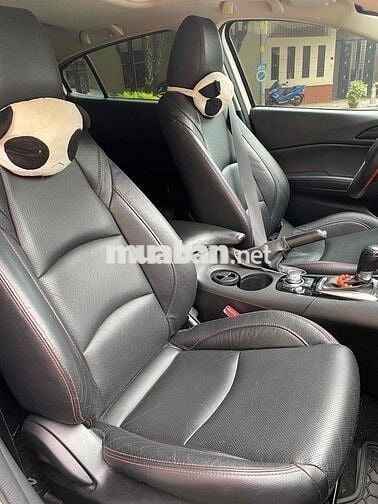 Mazda 3 2016 1.5 AT Hatchback màu trắng