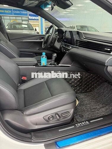 Toyota Camry 2025 2.5HV đi đúng 2000 km