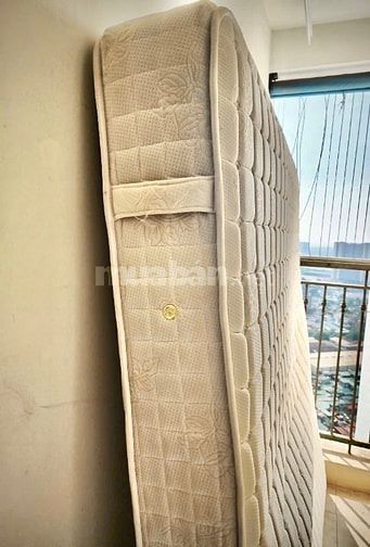 Đệm lò xo Hanvico sạch sẽ như hình
