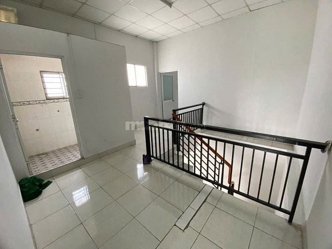 CHO THUÊ NHÀ 1 LẦU HẺM TẢI - LÃ XUÂN OAI. P TNPA. QUẬN 9