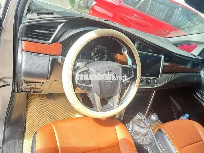 Toyota Innova 2020 - 56234 km