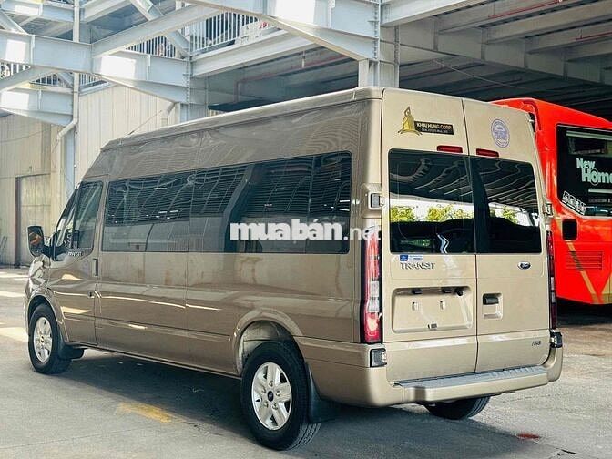 Ford Transit 2023 bảo hành hãng. vay 70%