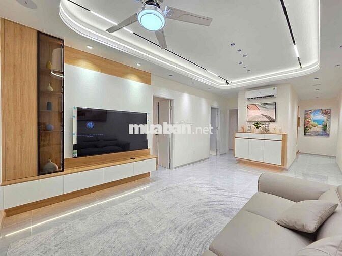 Bán Căn hộ Sân Vườn CC Sky Garden PMH Q7, khoảng sân vườn rộng 500m2
