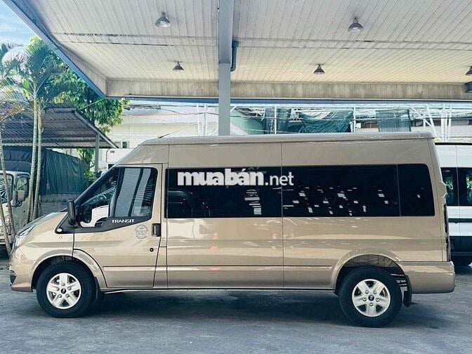 Ford Transit 2023 bảo hành hãng. vay 70%