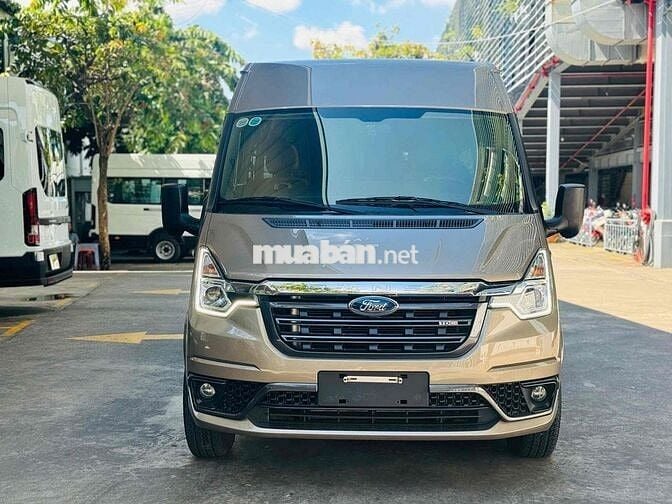 Ford Transit 2023 bảo hành hãng. vay 70%