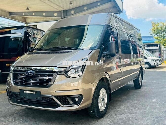 Ford Transit 2023 bảo hành hãng. vay 70%